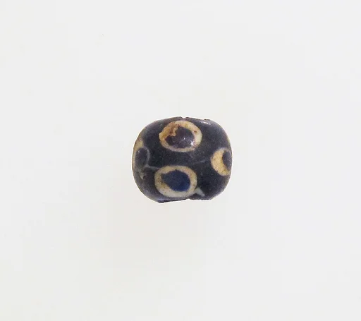 Glass eye bead