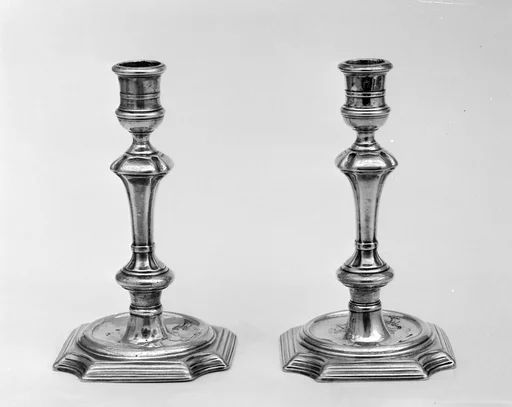 Pair of candlesticks