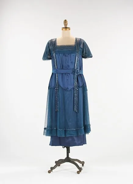 Evening dress — Unknown