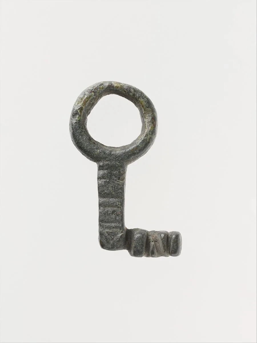 Bronze ring key — Unknown