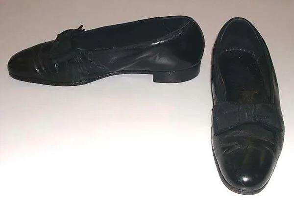 Evening pumps — Peal & Co., Ltd.