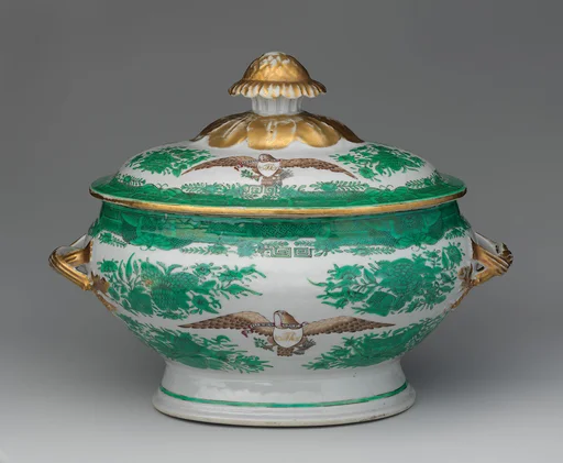 Tureen with cover (part of a service)