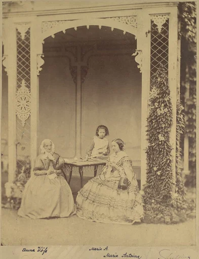 Anna Wöss, Marie and Marie Antoine