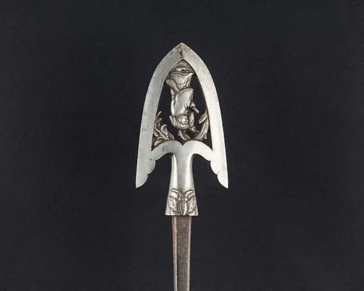 Arrowhead (<i>Yanone</i>)