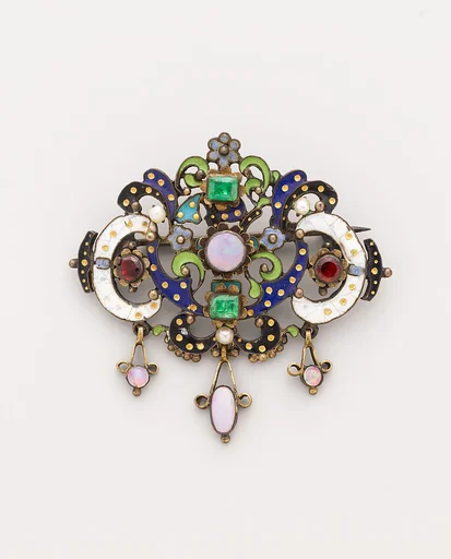 Clasp or brooch
