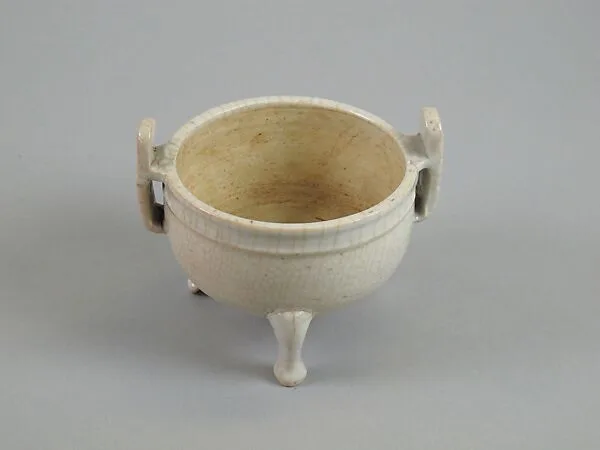 백자 정형 향로 중국 청|白磁 鼎形香爐 中國 淸|Incense burner — Unknown