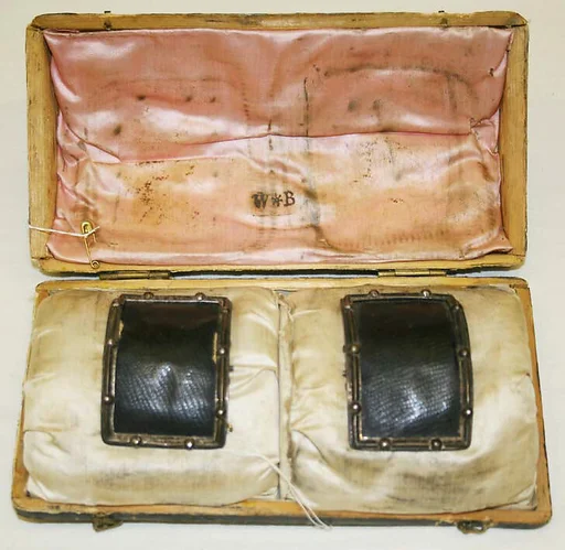 Shoe buckles