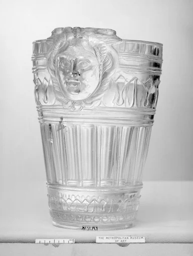 Drinking cup