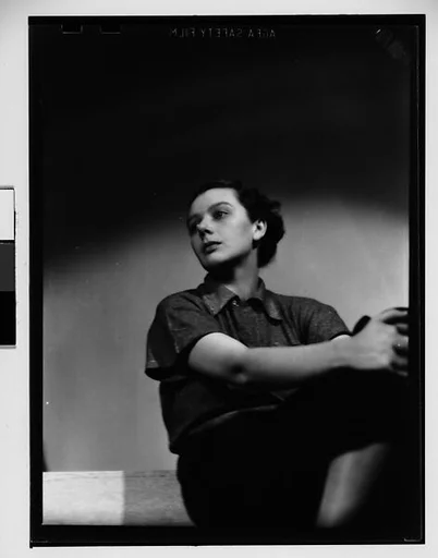 [Mia Fritsch]