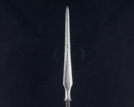 Arrowhead (<i>Yanone</i>)