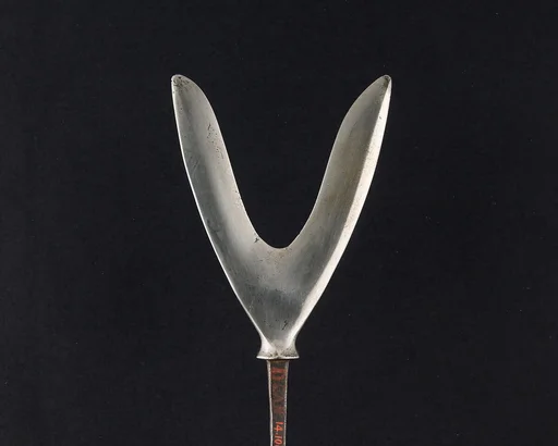 Arrowhead (<i>Yanone</i>)