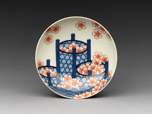 色絵桜花籠文小皿|Small Dish with Cherry Blossoms in Bamboo Baskets