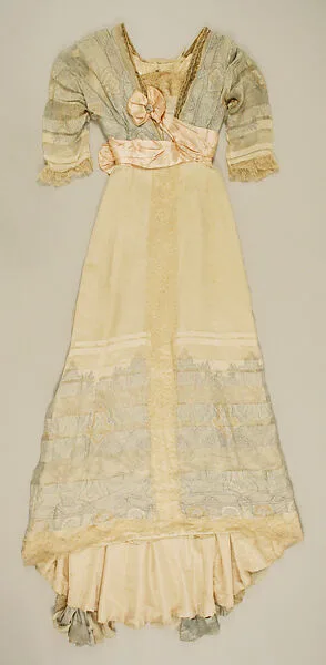Evening dress — House of Worth