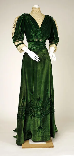 Dress — Henriette Favre