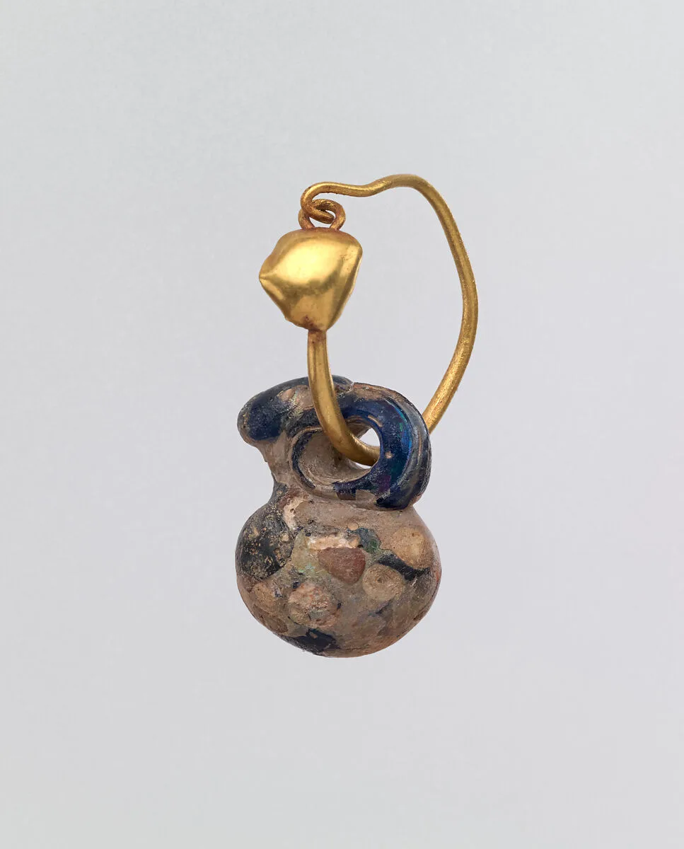 Gold earring with glass pendant in the form of a miniature jug or gourd — Unknown