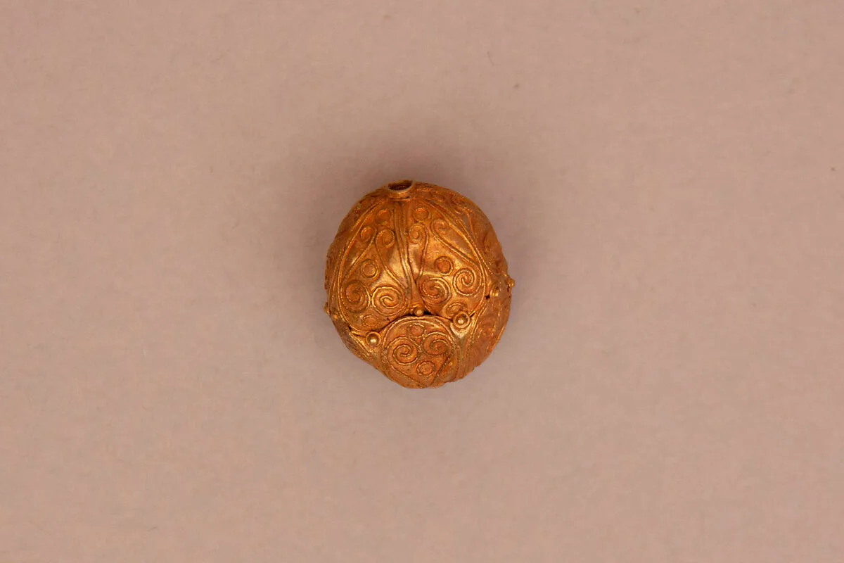 Bead — Unknown