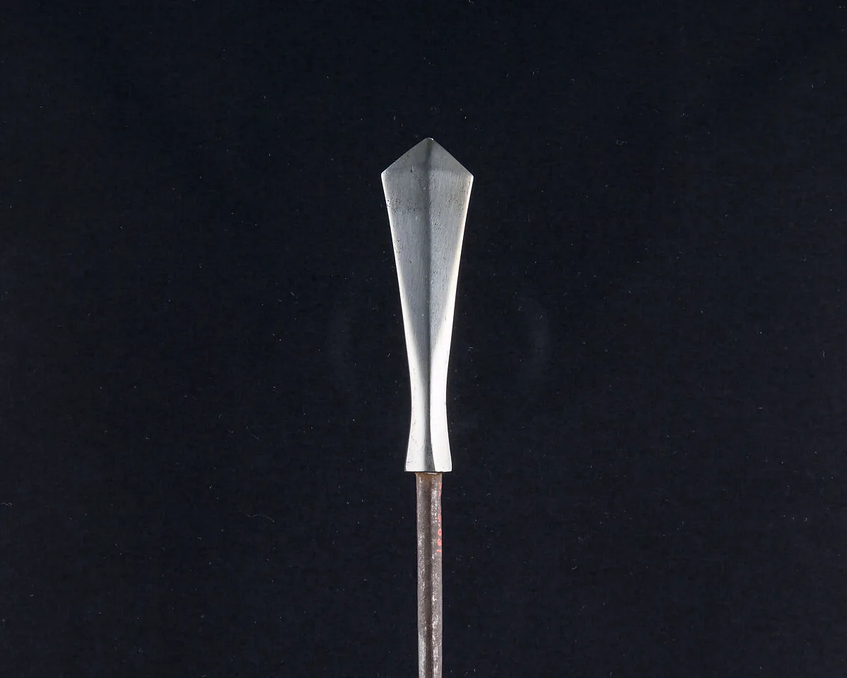 Arrowhead (<i>Yanone</i>) — Unknown