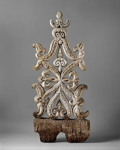 Woman's Grave Marker (Sunduk)