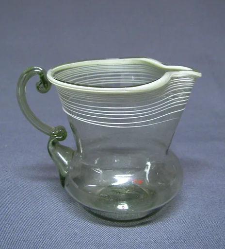 Jug (Pichet)