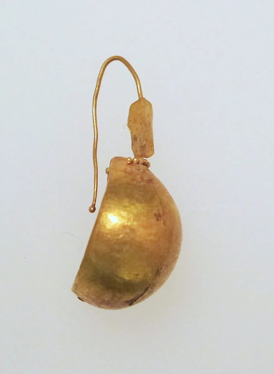 Earring-hook type with discs of thin foil — Unknown