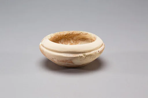 Small rimmed bowl