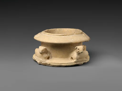 Jar fragment with reclining bulls