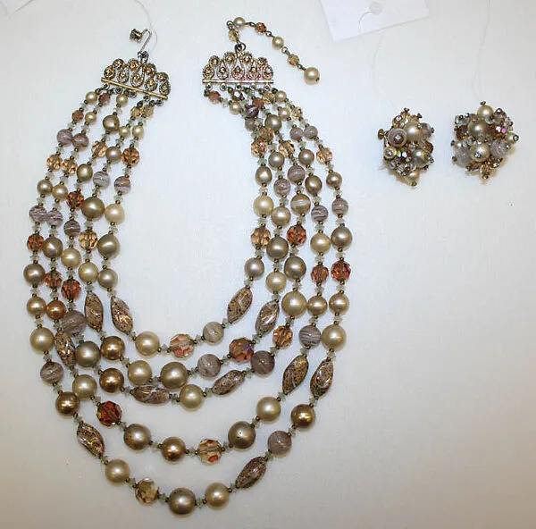 Jewelry set — Vendôme & Coro
