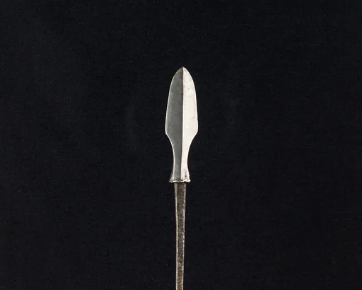 Arrowhead (<i>Yanone</i>)