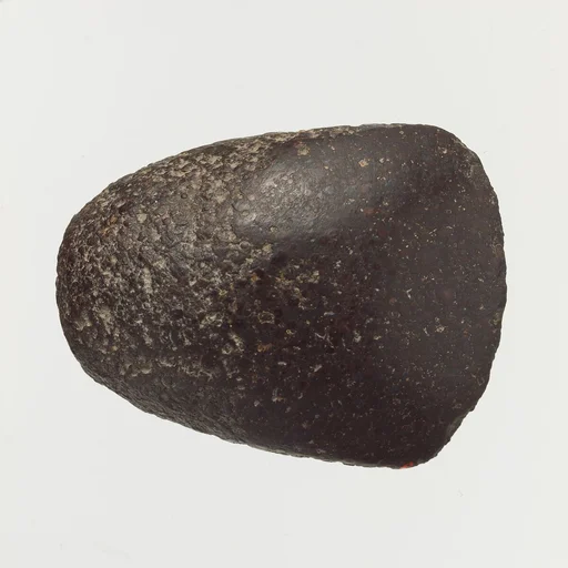 Small pisolitic bauxite axe