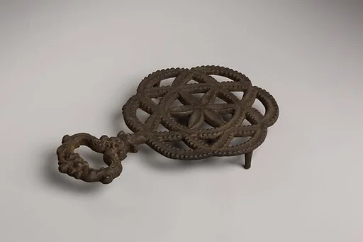 Trivet