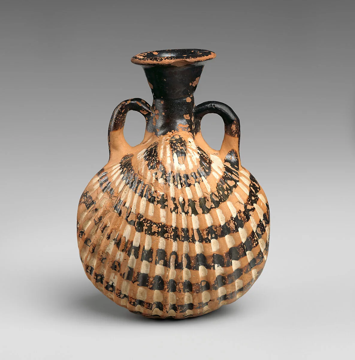 Terracotta amphoriskos (flask) in the form of a shell — Unknown