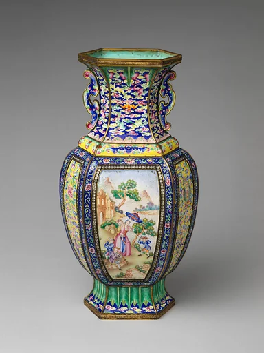 清乾隆 銅胎畫琺瑯西洋仕女嬰戯圖瓶|Vase with European women and children