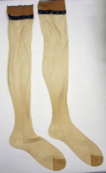 Evening stockings — Yves Saint Laurent|House of Dior