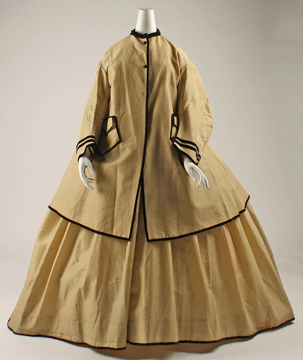 Walking dress — Unknown