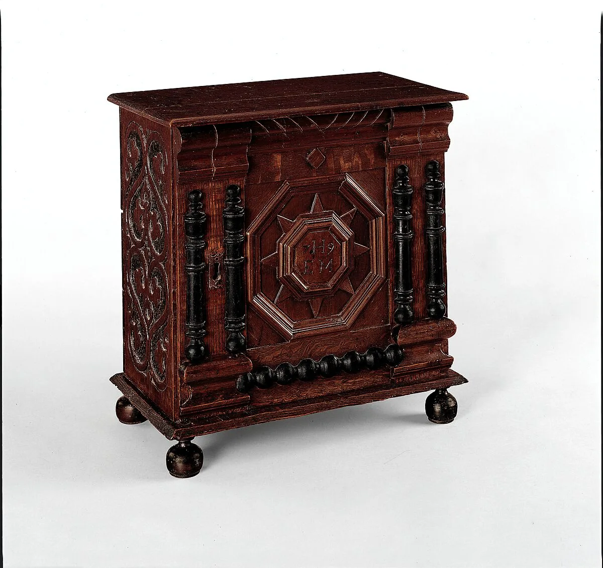 Cabinet — Unknown