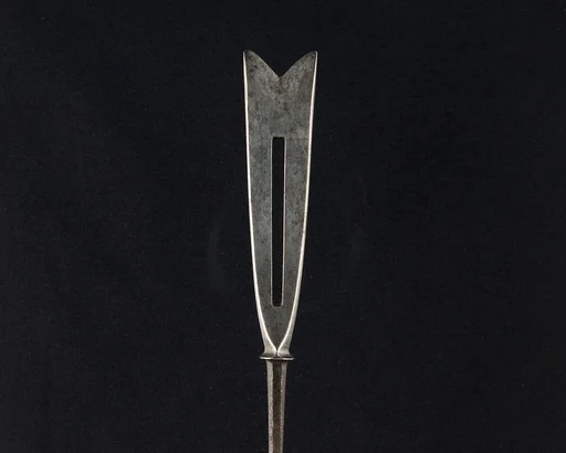 Arrowhead (<i>Yanone</i>)