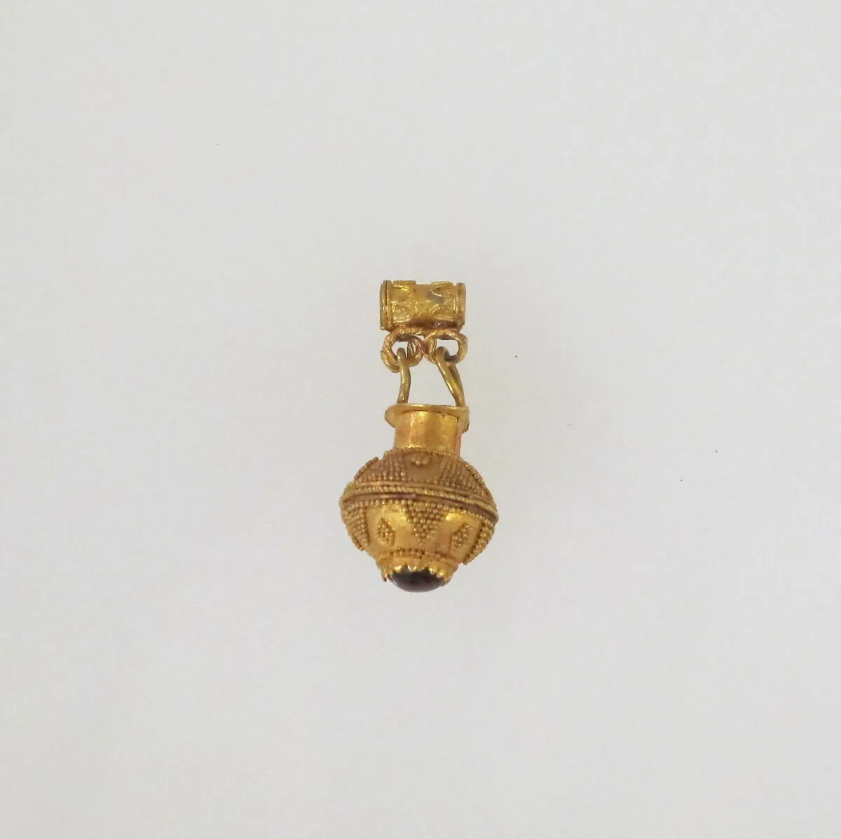 Earring in the form of a vase — Unknown