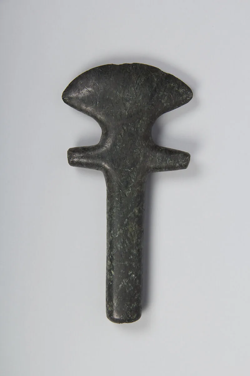 有角石斧|Stone Axe with Hornlike Protrusions (Yūkaku sekifu) — Unknown