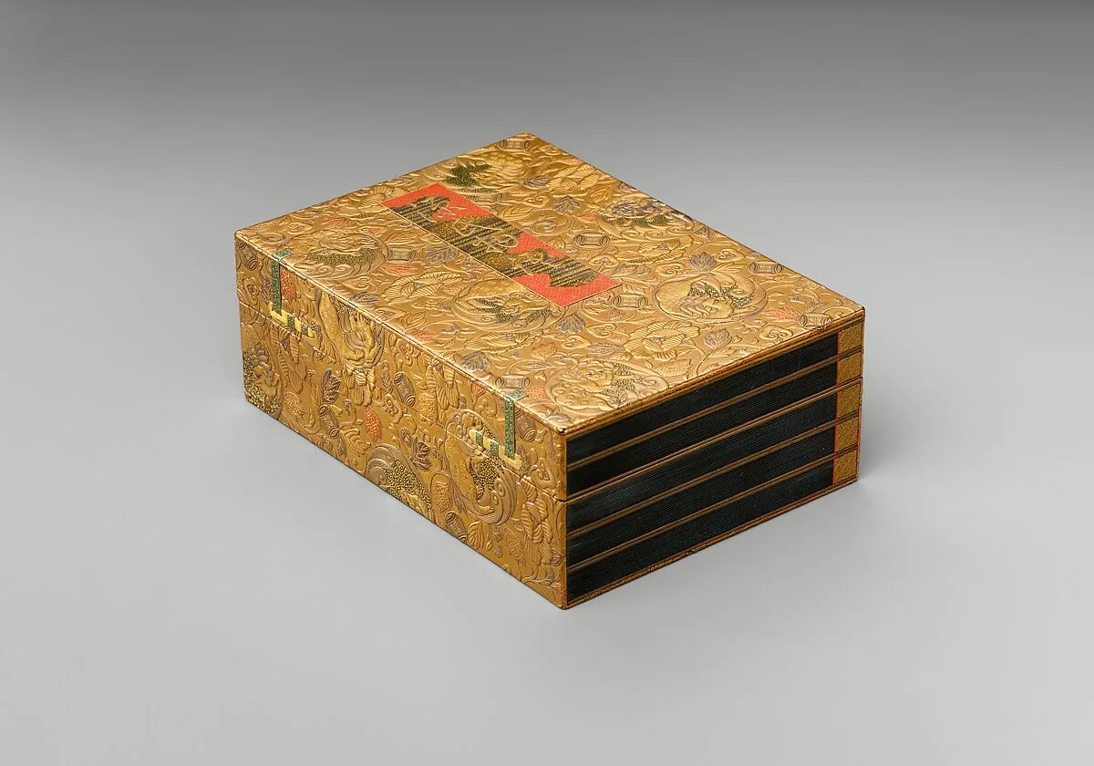 源氏物語草紙蒔絵香箱|Incense Box (kōbako) in the Shape of Five Volumes of The Tale of Genji — Unknown