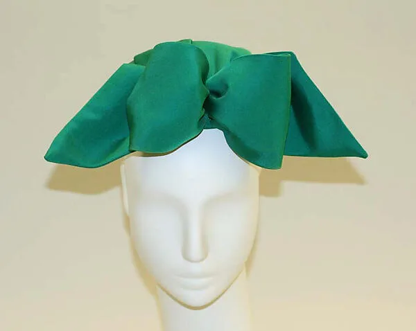 Pillbox hat — Sally Victor