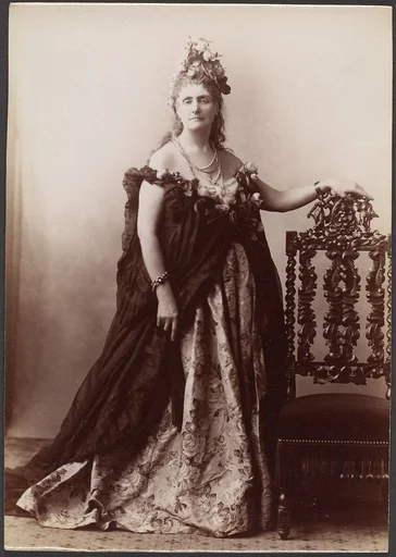 [Countess de Castiglione, from Série des Roses]