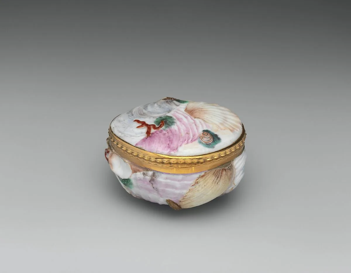 Shell-shaped snuffbox — Giuseppe Gricci|Capodimonte Porcelain Manufactory
