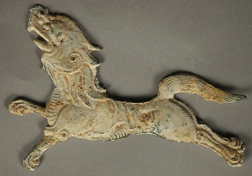 唐 彩绘鉛異獣紋飾片|Plaque in the shape of a mythical animal