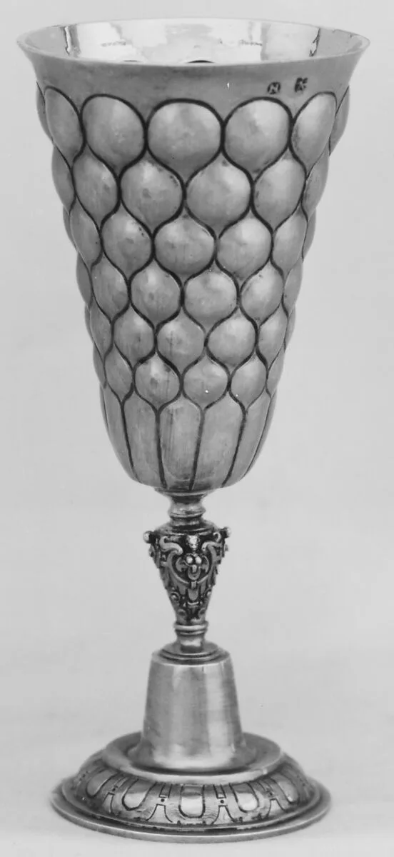 Standing cup — Michel Mader