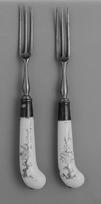 Two forks — Chantilly