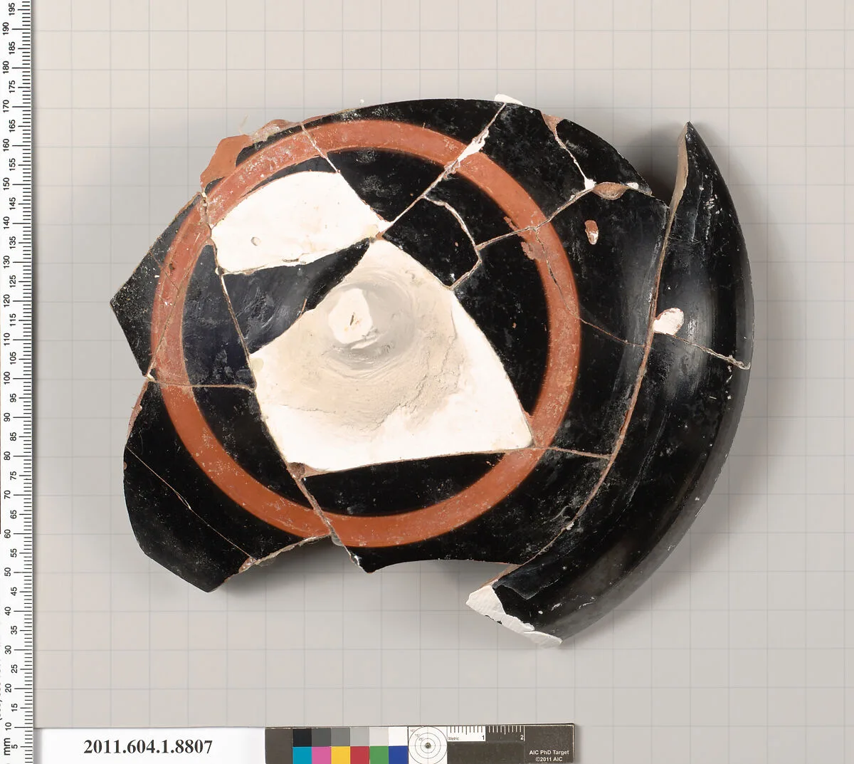 Terracotta fragment of a kylix (drinking cup) or a footed bowl? — Unknown