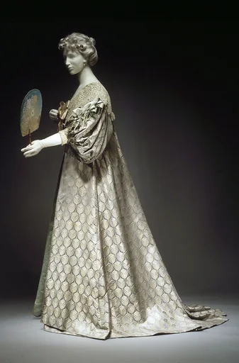 Tea gown