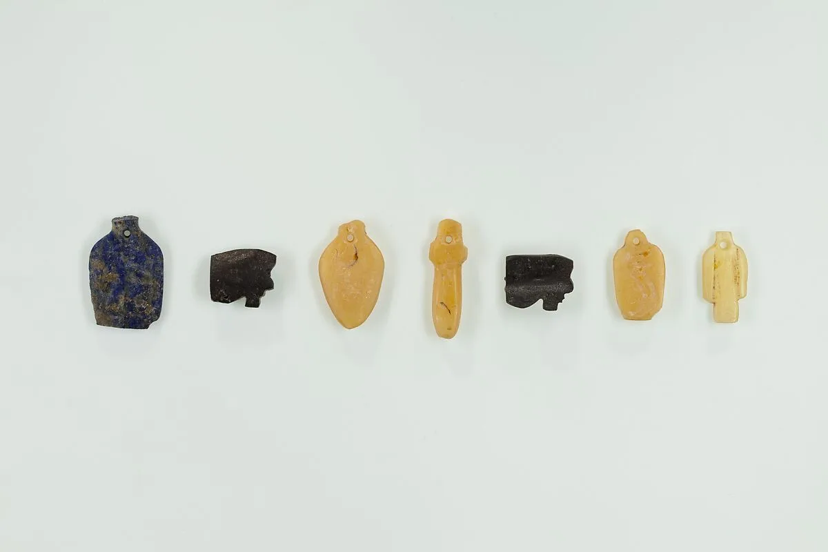 Group of 7 amulets — Unknown