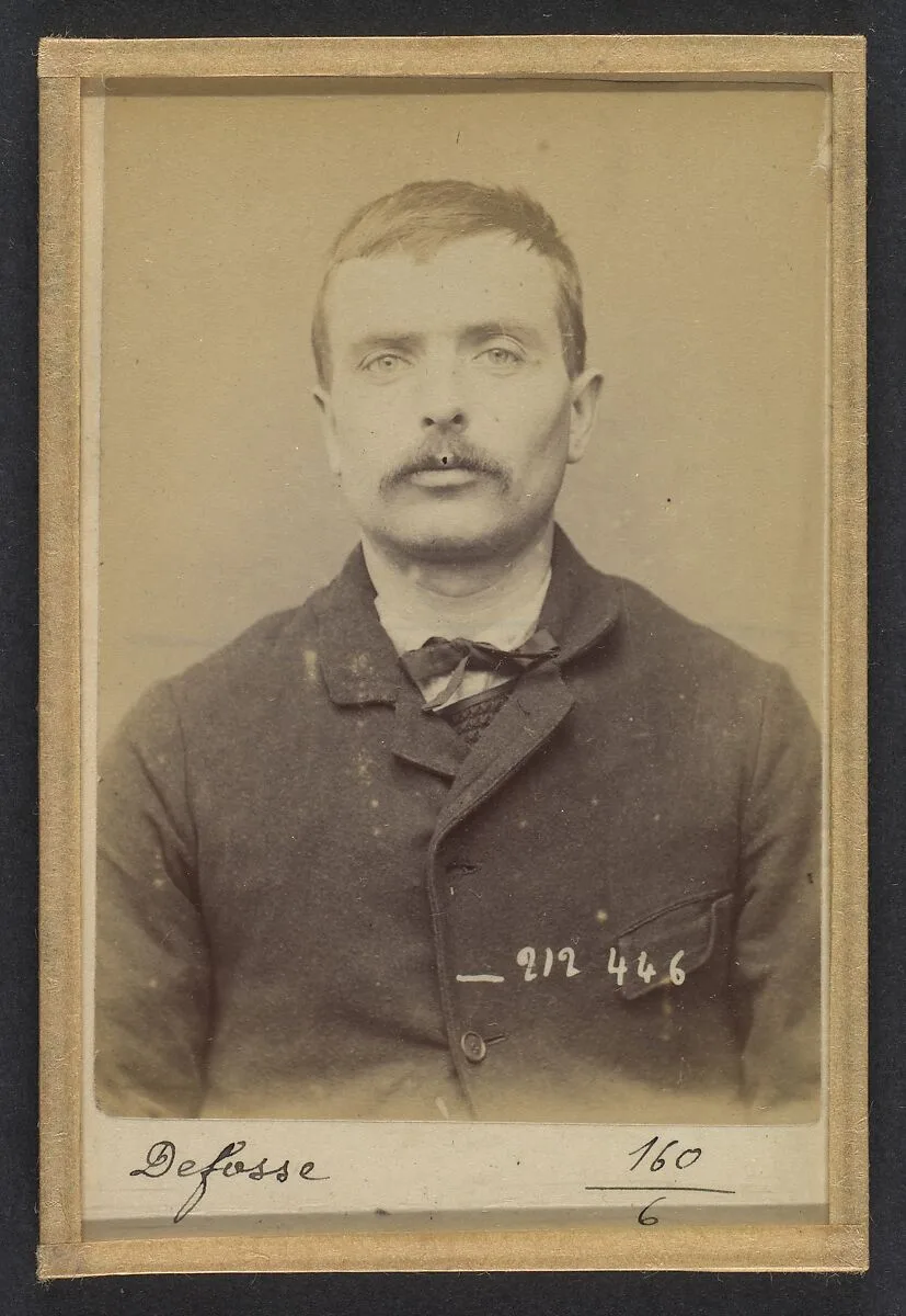 Defosse. Claude (dit Delfosse ou Lafosse). 29 ans, né à Arbeuf (Nièvre). Cocher. Anarchiste. 2/1/94. — Alphonse Bertillon