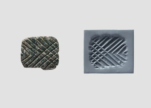 Pyramidal stamping device
